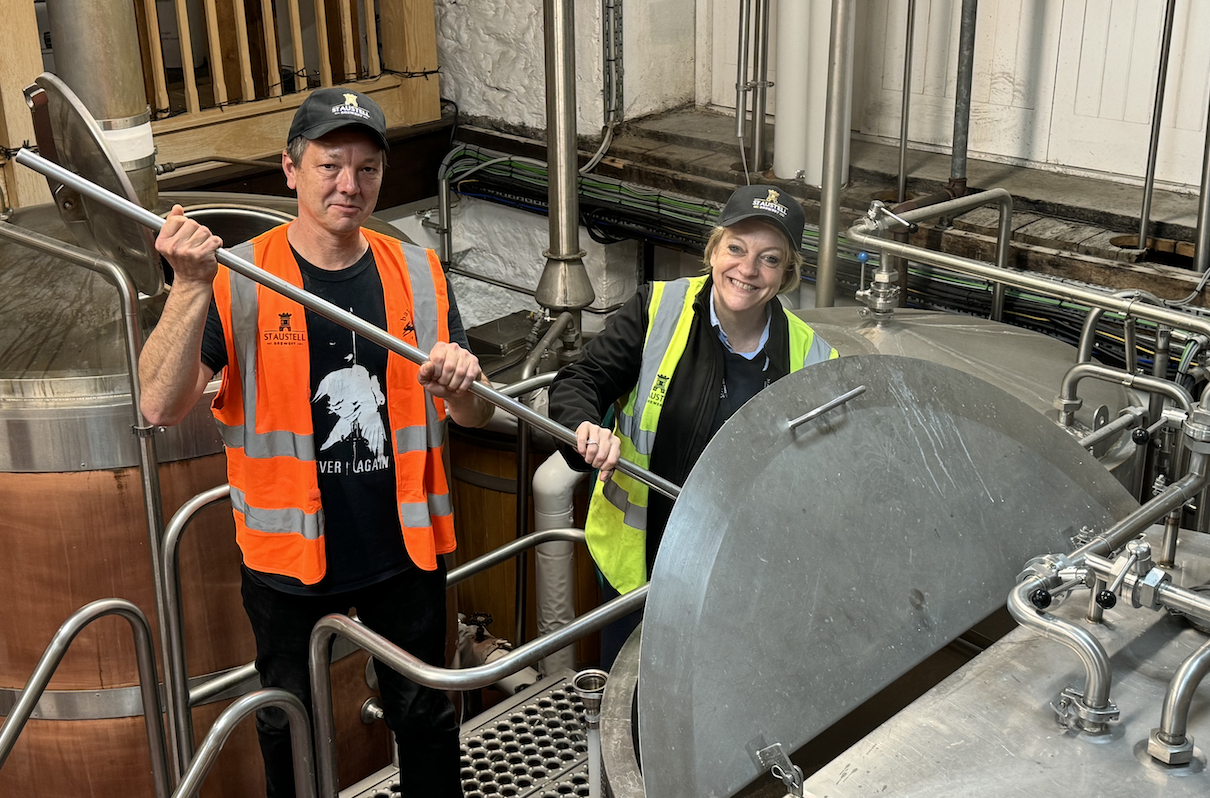 Mashing the cask club brew